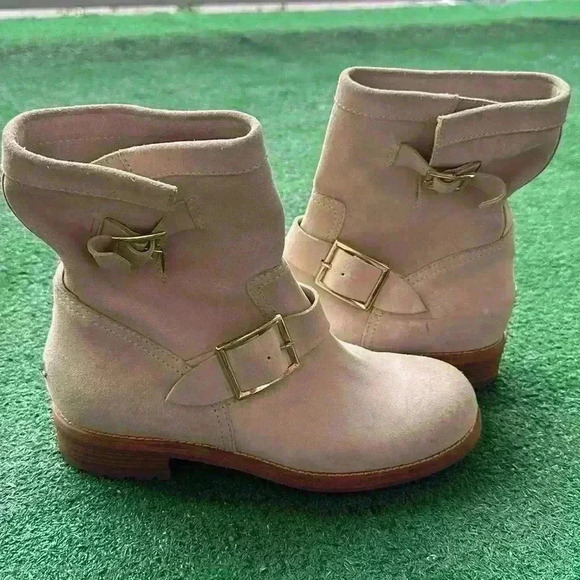 Jimmy Choo - Picture 2 of 7